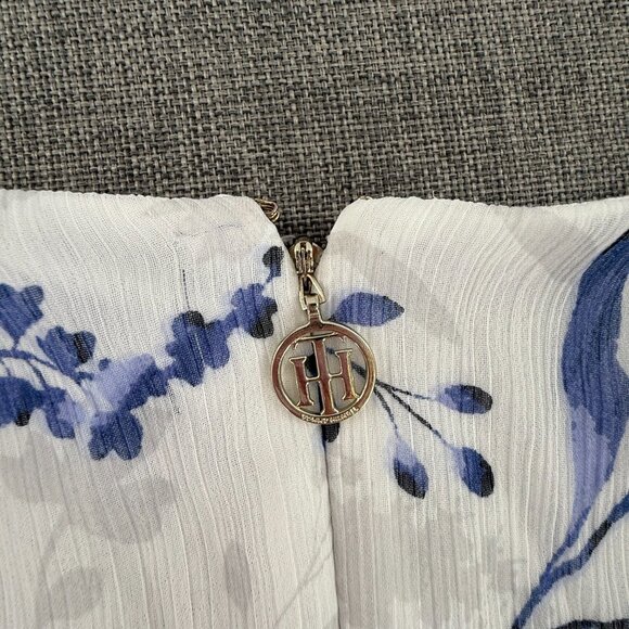 Tommy Hilfiger Ruffled Dress White & Blue V-Neck Tie Belt Lined Size 6 cap sleev - Picture 12 of 14